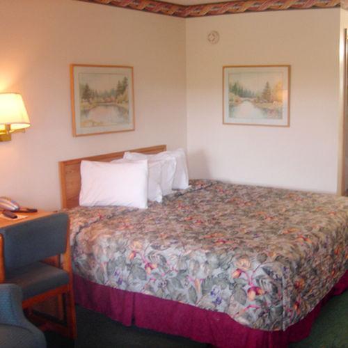 Oak Tree Inn Irvine Room photo